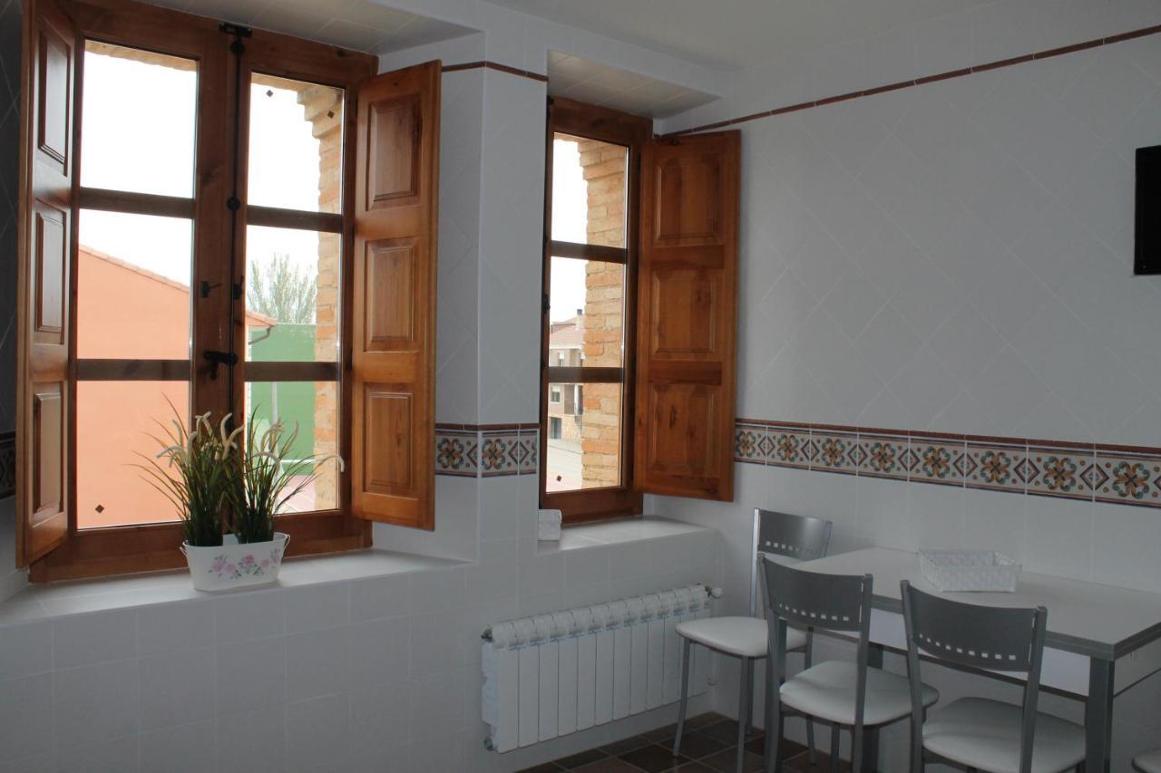 Apartamentos Ribera Del Duero Las Escuelas Vadocondes Exterior foto